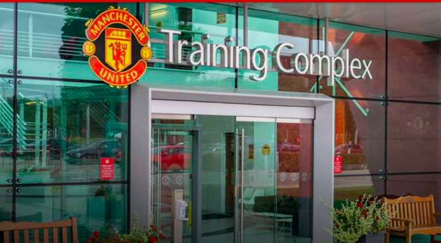 Man United đóng cửa trung tâm huấn luyện tại Carrington