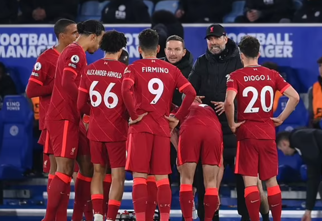 warns Alan Shearer... and Thierry Henry claims the faltering Liverpool have suffered from a 'weird' atmosphere in recent weeks - Bóng Đá