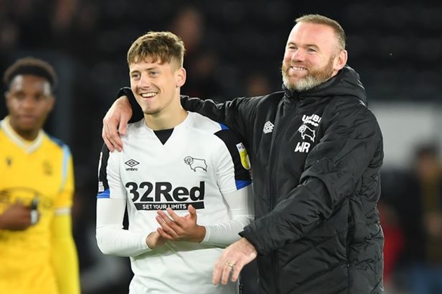 Chelsea have had a bid accepted for Derby County full-back Dylan Williams - Bóng Đá