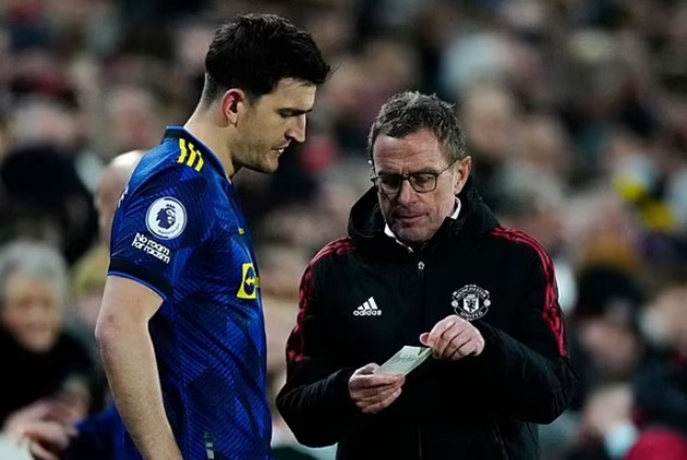 Sự thay đổi hệ thống chiến thuật liên tục khiến các cầu thủ Man United gặp khó.