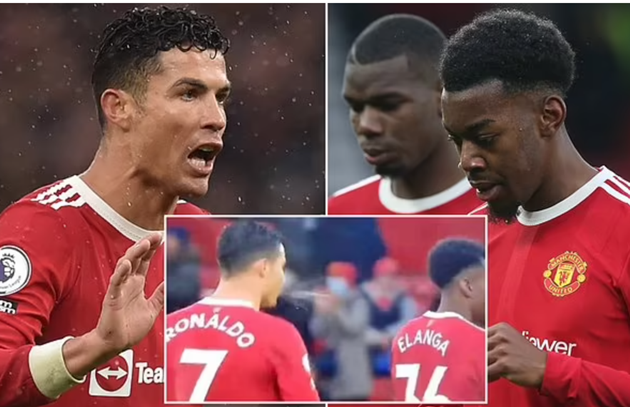 Cristiano Ronaldo appears to accidentally SPIT on Man United team-mate Anthony Elanga - Bóng Đá