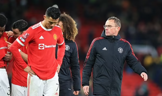 Cristiano Ronaldo and Ralf Rangnick's relationship at Man United is 'TOTALLY FRACTURED' - Bóng Đá