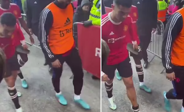 Cristiano Ronaldo SMASHED an Everton fan's phone in the tunnel at Goodison Park - Bóng Đá