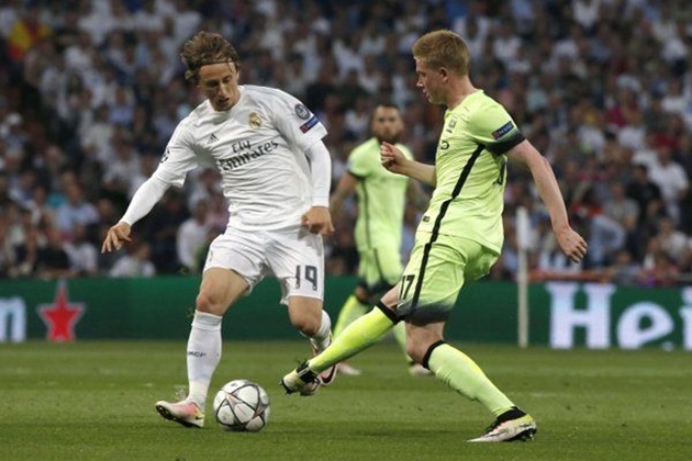 Hai ông chủ tuyến giữa.