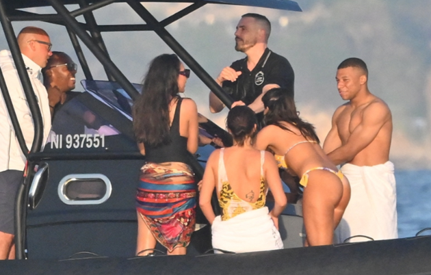 Kylian Mbappe takes post-season break on yacht with bikini-clad babes - Bóng Đá