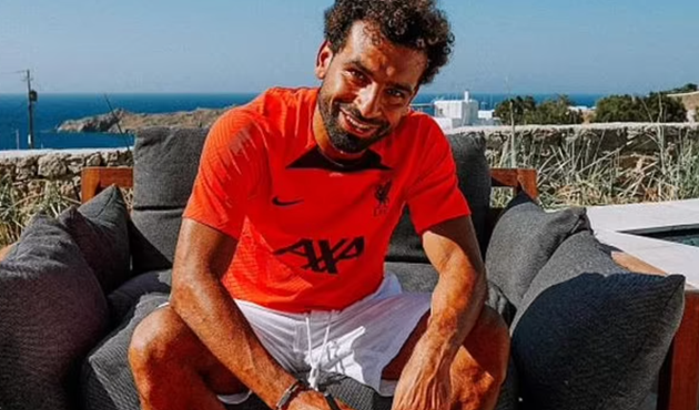 Mohamed Salah enjoys a sun-soaked holiday on the beaches of Greek island Mykonos - Bóng Đá