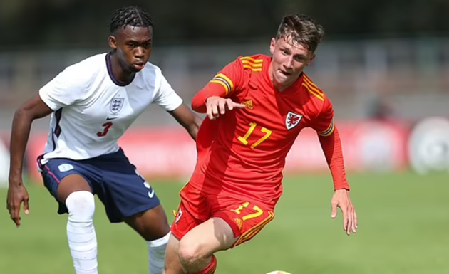 Chelsea set to complete signing of Brighton youngster Zak Sturge - Bóng Đá