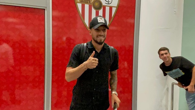 Alex Telles đã có mặt ở Sevilla - Bóng Đá