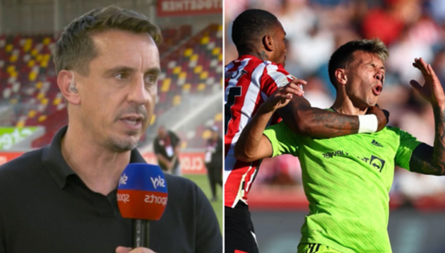 Gary Neville tells Erik ten Hag the only role Lisandro Martinez can play in Manchester United defence - Bóng Đá