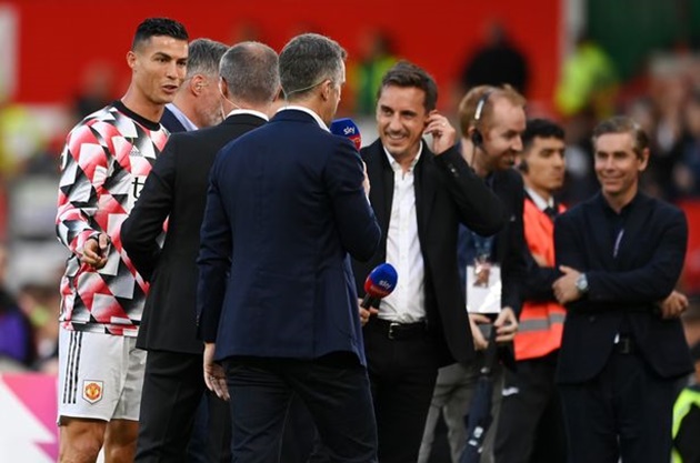 Phản ứng của Ronaldo với Roy Keane khi phải ngồi dự bị - Bóng Đá