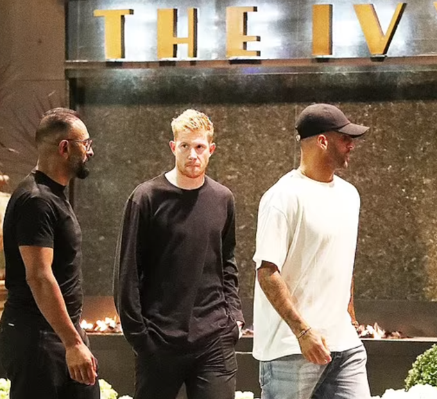 Manchester City stars hit the town with their partners for an early birthday party for Jack Grealish at The Ivy - Bóng Đá
