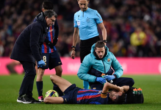 Barcelona confirm Sergio Busquets injury blow ahead of Manchester United clashes - Bóng Đá