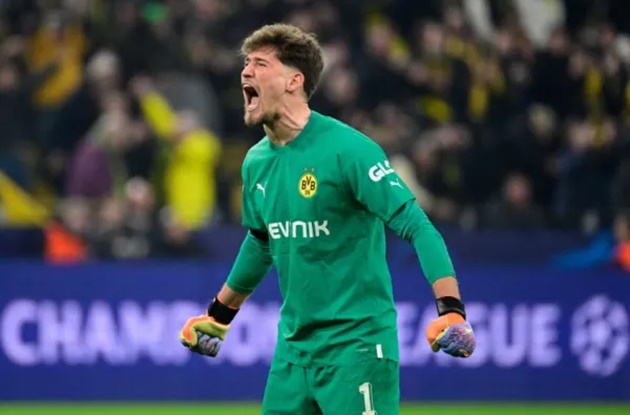 Chelsea hold talks with agent to sign Borussia Dortmund goalkeeper Gregor Kobel - Bóng Đá