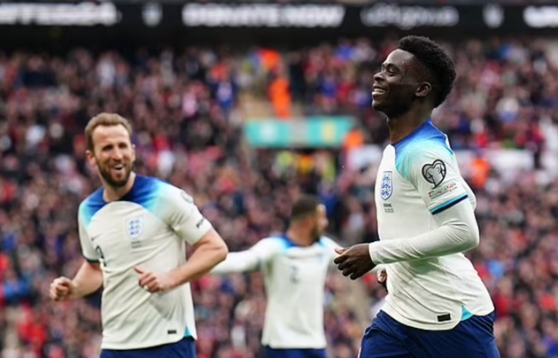 England fans rave about 'incredible' Bukayo Saka after his brilliant strike against Ukraine - Bóng Đá