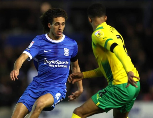 “Pelted with missiles”: Feisty Hannibal Mejbri continues to impress on loan at Birmingham City - Bóng Đá