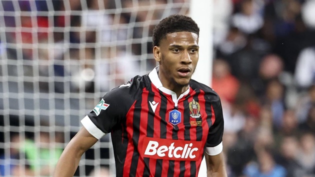 Man Utd targeting £40m Frenchman 'would make sense' at Old Trafford (Jean-Clair Todibo) - Bóng Đá