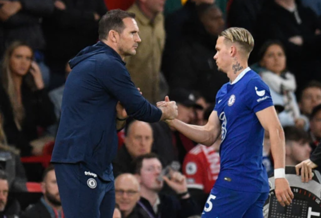 Gary Neville slams ‘rigid and stiff’ Mykhailo Mudryk after Chelsea’s defeat to Manchester United - Bóng Đá