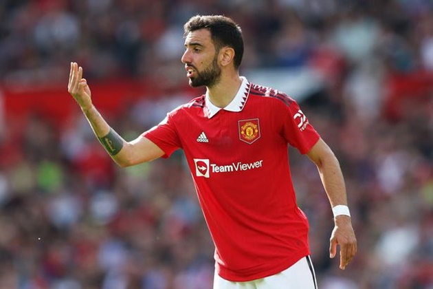 Gary Neville eases up on Bruno Fernandes as he names combined Man Utd and Man City XI - Bóng Đá