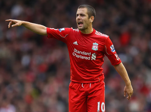 Cole gia nhập Liverpool.