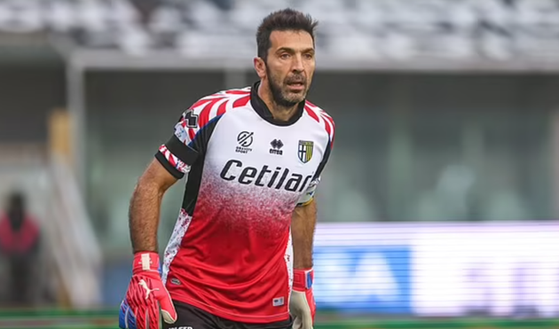 Gianluigi Buffon 'is offered a £25MILLION-a-year deal to become the latest star to join the Saudi Pro League' - Bóng Đá