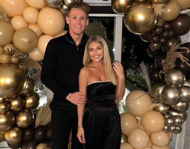 Scott McTominay’s stunning Wag Cam Reading - Bóng Đá