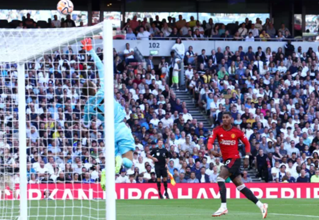 Rashford có trận đấu mờ nhạt.