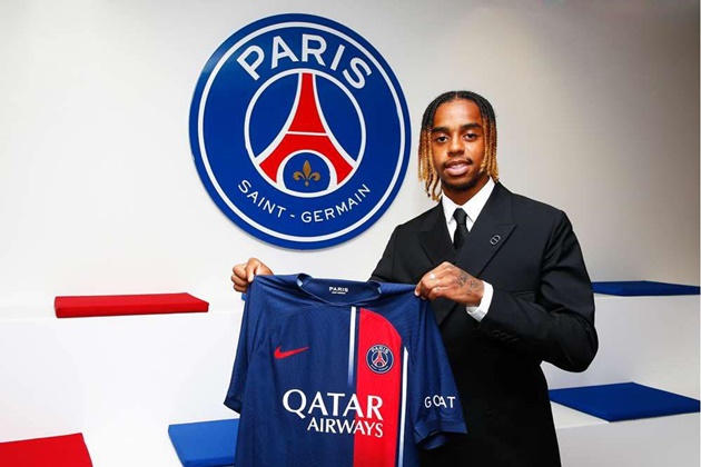 Official, confirmed. Bradley Barcola has signed as new Paris Saint-Germain player  - Bóng Đá