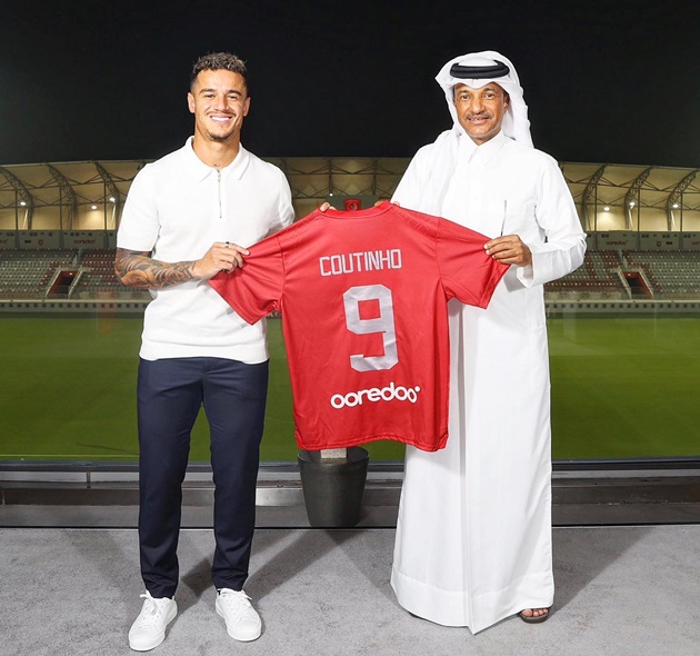 CHÍNH THỨC! Coutinho ra mắt đội bóng mới