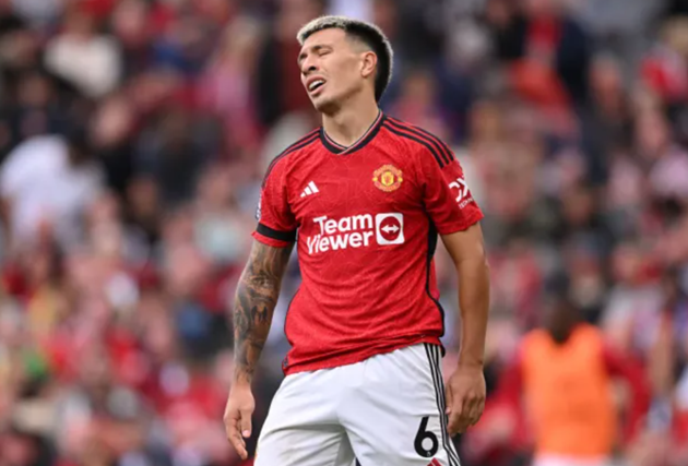 Peter Schmeichel slams Lisandro Martinez for his role in Man Utd defeat to Brighton - Bóng Đá