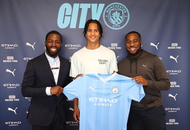 Divine Mukasa has just signed in as new Manchester City player  - Bóng Đá