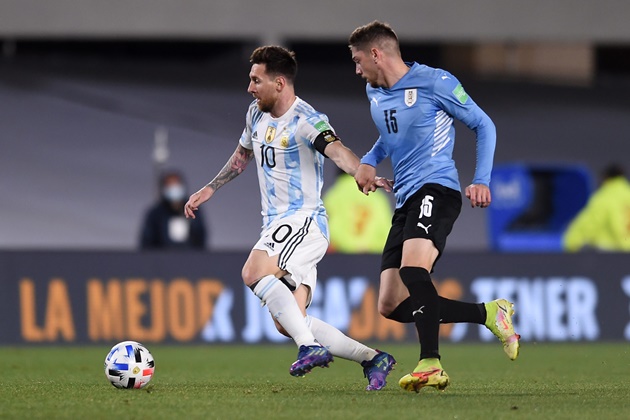 Federico Valverde gives brilliant answer when asked how to stop Lionel Messi - Bóng Đá