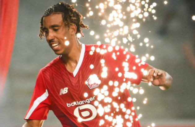 Chelsea, Liverpool and Man Utd battling to beat European giants to Lille sensation Leny Yoro - Bóng Đá