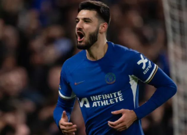 Broja trong màu áo Chelsea.