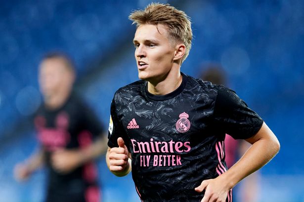 Ảnh bài viết HLV của Man United bất ngờ dành lời khen cho tân binh của Arsenal