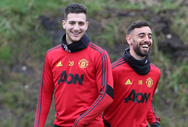 Diogo Dalot has revealed that Manchester United star Bruno Fernandes pushed him towards moving to Italy when he joined AC Milan last summer. - Bóng Đá