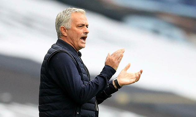 Bị chỉ trích vì lối chơi 'bảo thủ', Mourinho có lời đáp trả cực gắt - Bóng Đá
