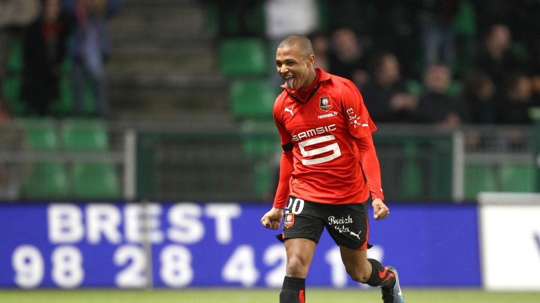 Yacine Brahimi: 5 Things to Know About the Free Agent & Arsenal Target - Bóng Đá