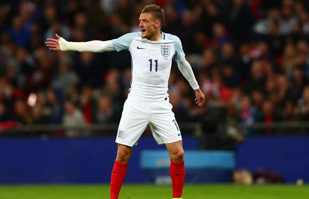 Cách đây một tháng, Arsenal còn chẳng thèm Vardy