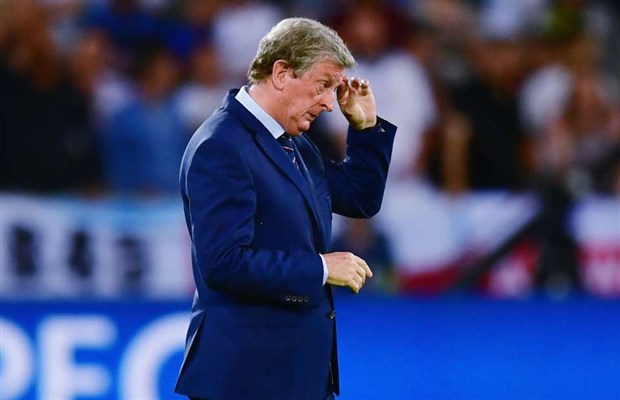 CĐV 'cấm' tuyển Anh gia hạn hợp đồng với Hodgson