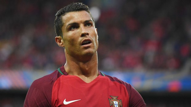 Ronaldo và những siêu sát thủ đang 'tịt ngòi' tại EURO