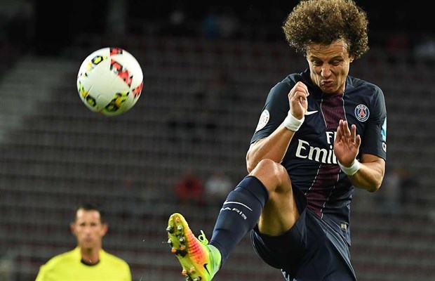 Tại sao áo của Luiz là 30, mà không phải là 6?