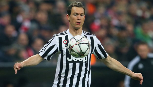 Tội đồ Lichtsteiner nói gì khi bị Juventus cấm thi đấu