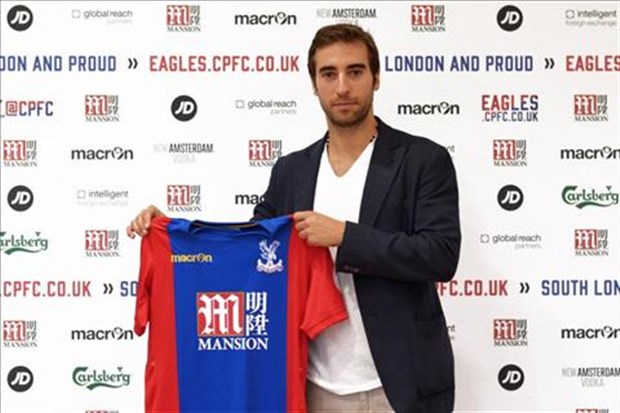  'Tỷ phú' Flamini chính thức ra mắt đội bóng mới