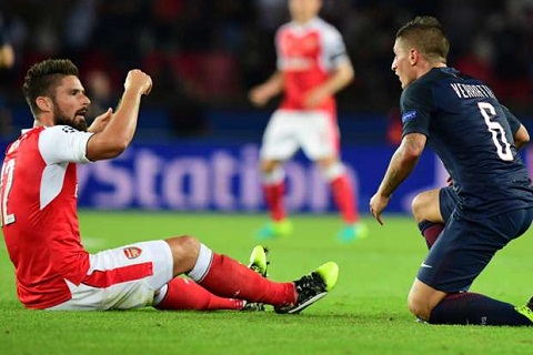 Ấm ức thẻ đỏ, Giroud khen Verratti diễn quá sâu