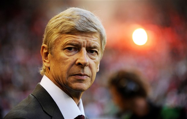 Đứng trước nguy cơ sa thải, HLV Wenger phản ứng thế nào