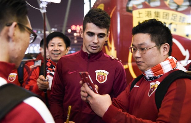 Vừa tới Trung Quốc, Oscar đã vội từ biệt để sang Doha - Bóng Đá