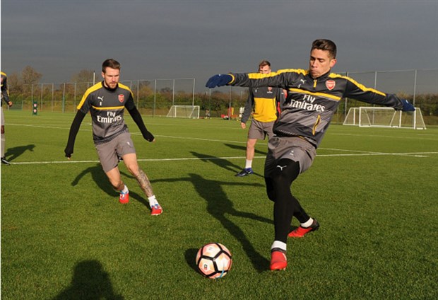 Oezil lẫn Sanchez đều 'mất tích' trong buổi tập của Arsenal  - Bóng Đá
