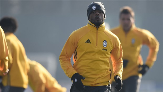 Giữa tin đồn trở lại Man Utd, Evra vẫn cày ải cùng Juventus - Bóng Đá