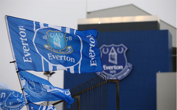 Fan Everton 'cởi tất' trước SVĐ chờ tiếp đón Man City - Bóng Đá
