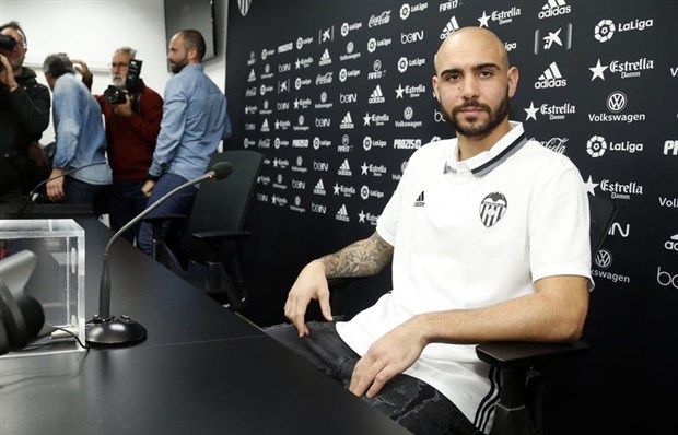 'Hàng dạt trôi' của Juventus chính thức ra mắt Valencia - Bóng Đá